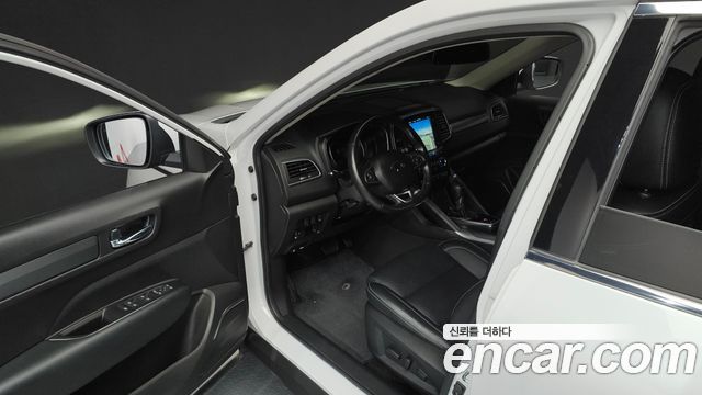 Renault Korea QM6 2.0 LPe LE Signature 2WD 2023 — фото 11