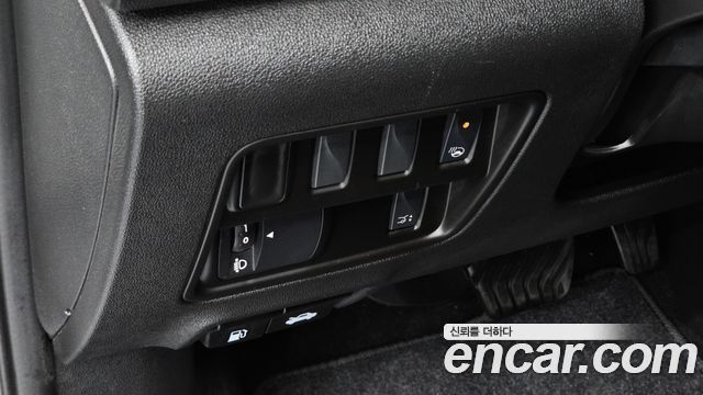 Renault Korea QM6 2.0 LPe LE Signature 2WD 2023 — фото 14