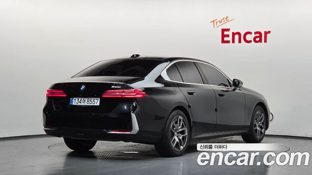 BMW 5 Series (G60) 520i 2025 — фото 2