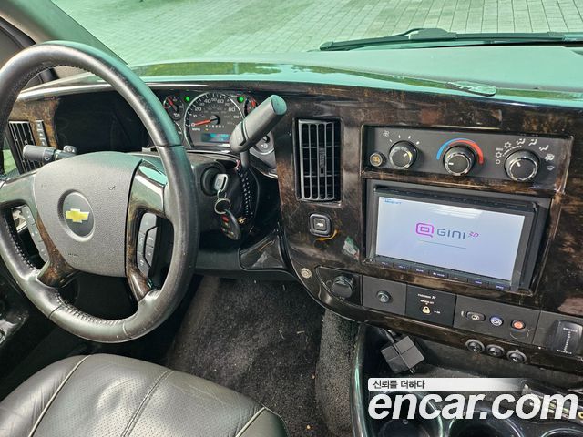 Chevrolet Express Van 6.0 2015 — фото 22