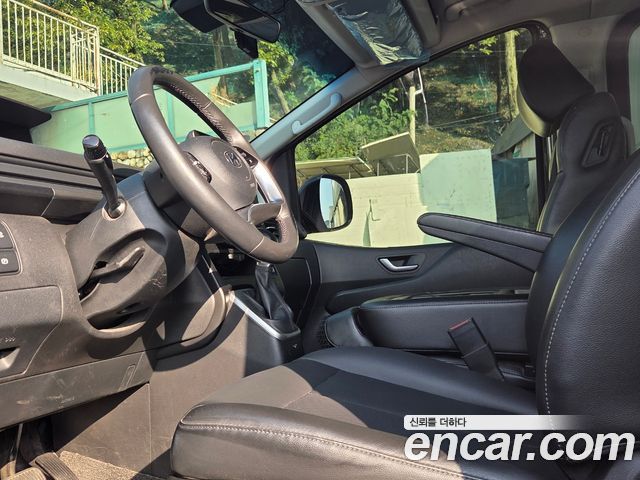 Hyundai Staria Tourer 11-Seater Modern 2023 — фото 4
