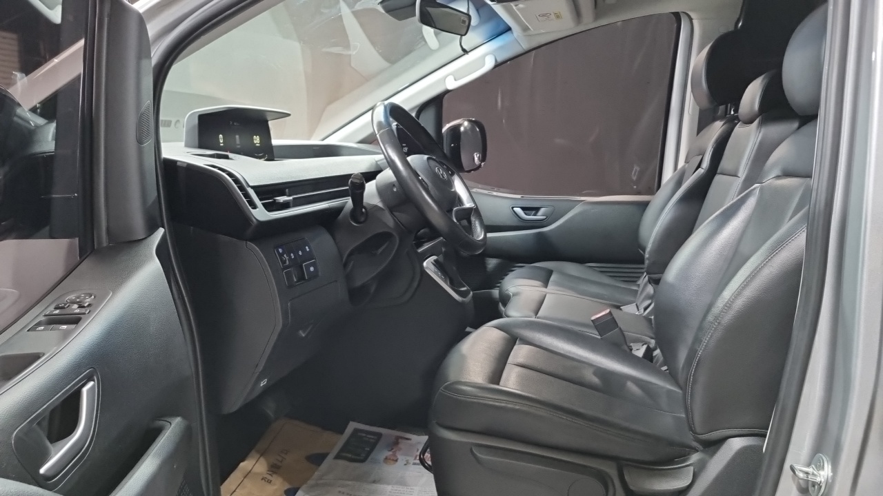 Hyundai Staria Cargo 3-Seater Modern 2022 — фото 7
