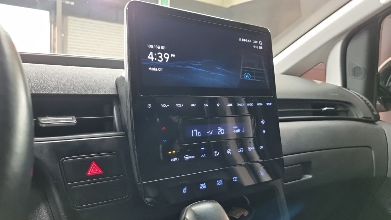 Hyundai Staria Cargo 3-Seater Modern 2022 — фото 18