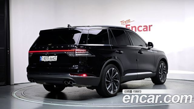 Lincoln Aviator (II) 3.0 Reserve  AWD 2022 — фото 2