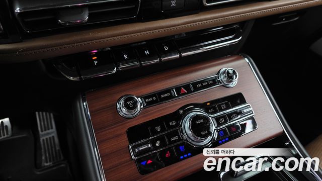 Lincoln Aviator (II) 3.0 Reserve  AWD 2022 — фото 9