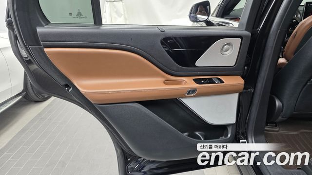 Lincoln Aviator (II) 3.0 Reserve  AWD 2022 — фото 25