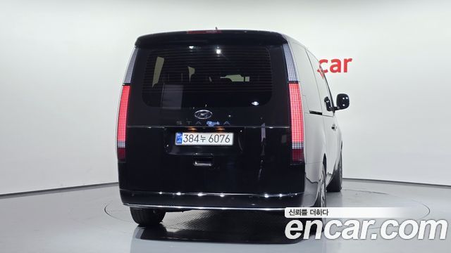 Hyundai Staria L3.5 Lounge 9-Seater Prestige 2023 — фото 4