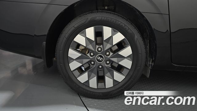 Hyundai Staria L3.5 Lounge 9-Seater Prestige 2023 — фото 5