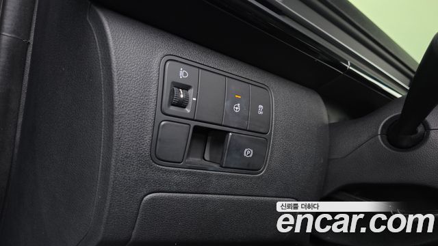 Hyundai Staria L3.5 Lounge 9-Seater Prestige 2023 — фото 16