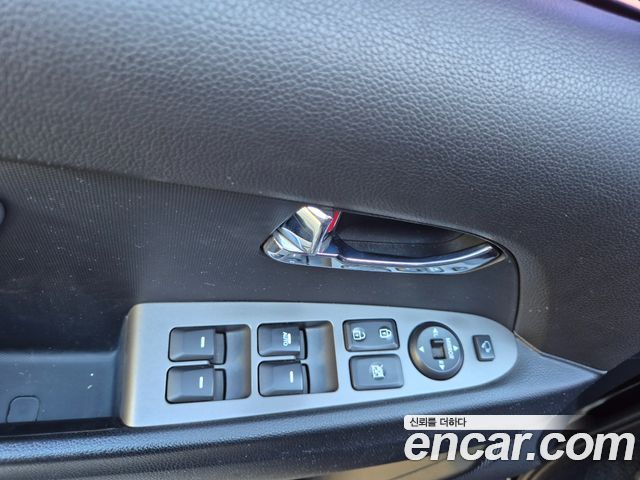 Kia Sportage R Diesel 2WD Trendy 2015 — фото 18