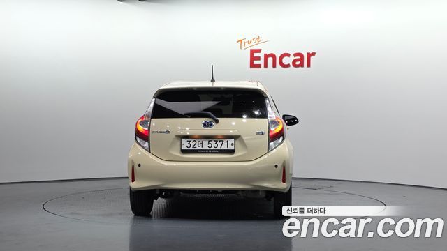 Toyota Prius C 1.5 2018 — фото 4