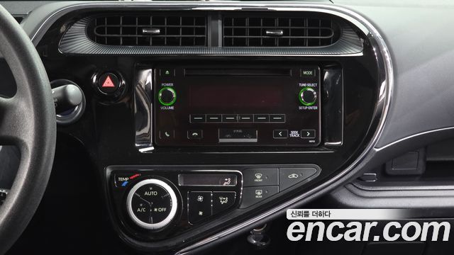 Toyota Prius C 1.5 2018 — фото 14