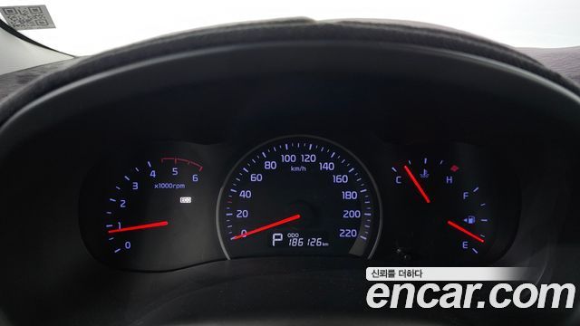 Kia Carnival R New Carnival Limousine GLX High-Deluxe 2014 — фото 8