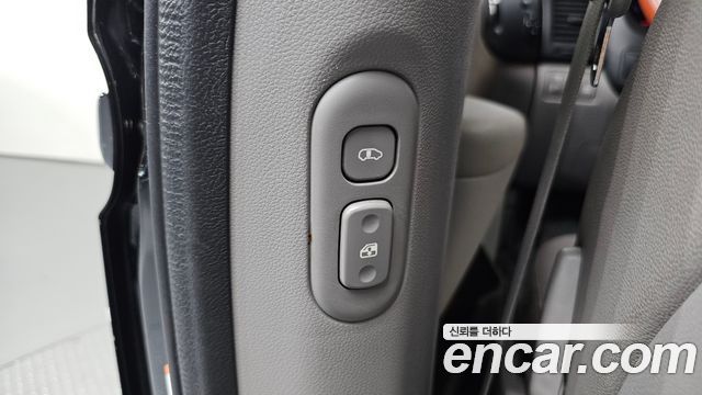 Kia Carnival R New Carnival Limousine GLX High-Deluxe 2014 — фото 18