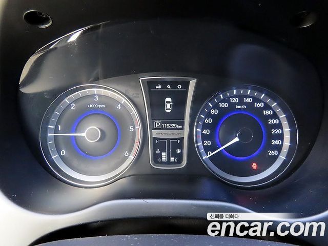 Hyundai Grandeur (HG) HG220 Diesel Modern 2016 — фото 9