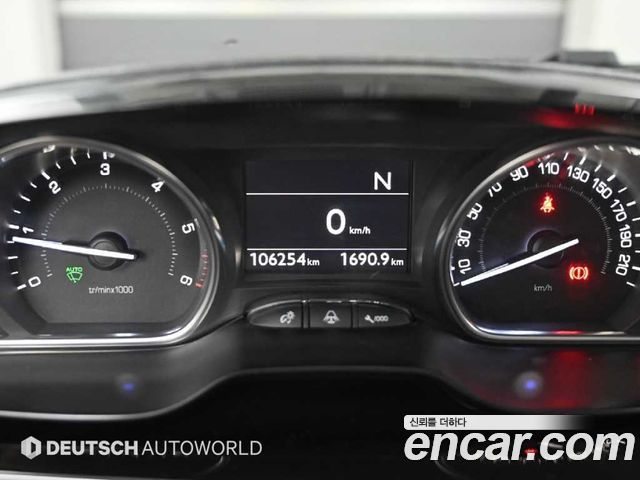 Peugeot 2008 1.6 e-HDi Feline L 2015 — фото 8
