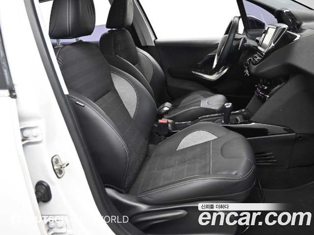 Peugeot 2008 1.6 e-HDi Feline L 2015 — фото 10