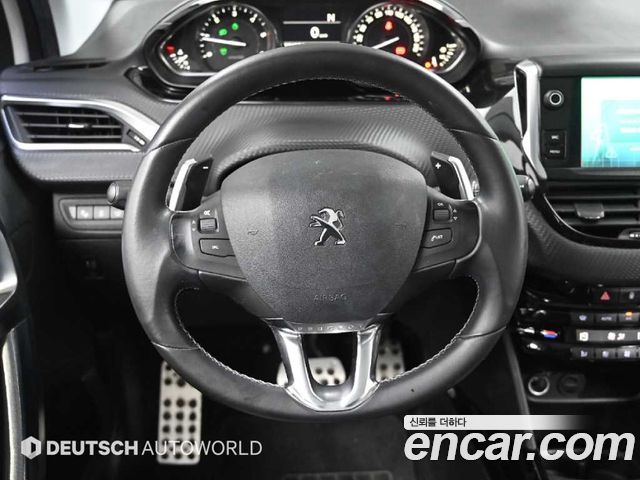 Peugeot 2008 1.6 e-HDi Feline L 2015 — фото 17