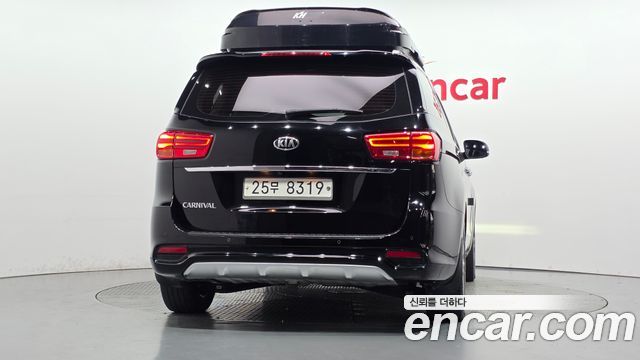 Kia Carnival 9-Seater Noblesse Special 2019 — фото 4