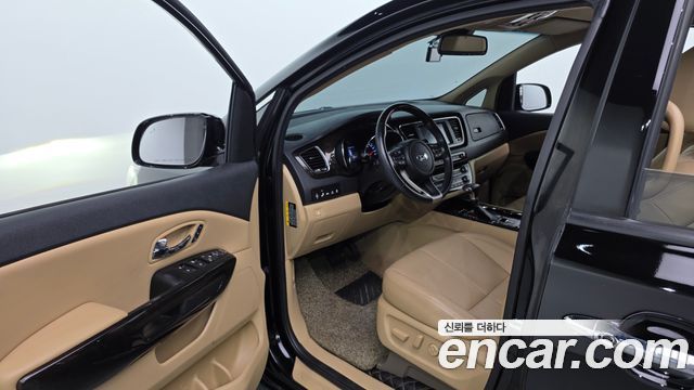 Kia Carnival 9-Seater Noblesse Special 2019 — фото 10