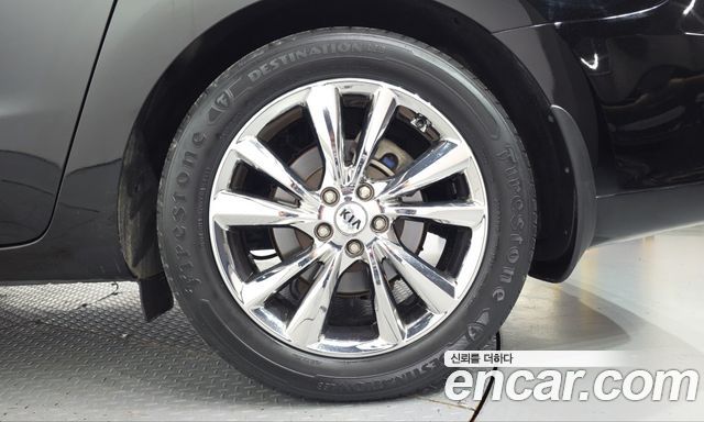 Kia Carnival 9-Seater Noblesse Special 2019 — фото 21