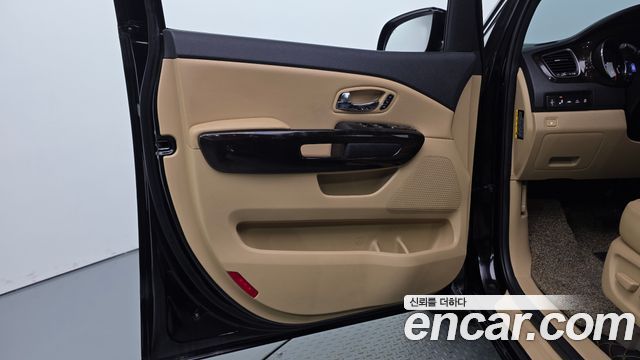 Kia Carnival 9-Seater Noblesse Special 2019 — фото 24