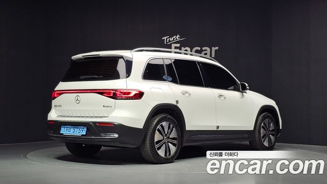 Mercedes-Benz EQB (X243) EQB300 4MATIC Electric Art 2024 — фото 2