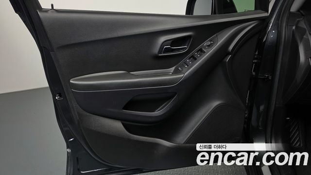Chevrolet Trax 1.4 Premier 2018 — фото 24