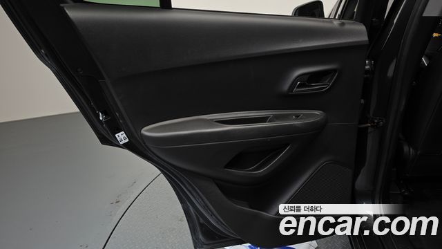 Chevrolet Trax 1.4 Premier 2018 — фото 25
