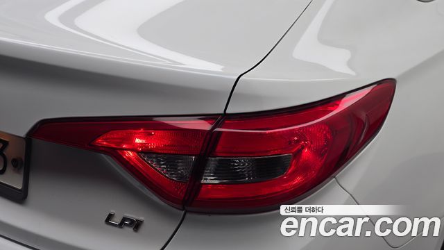 Hyundai Sonata (LF) LPI Premium 2017 — фото 23
