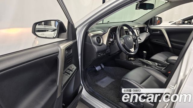 Toyota RAV4 2.5 4WD 4th 2013 — фото 10