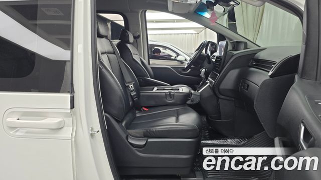 Hyundai Staria Tourer 11-Seater Modern 2023 — фото 15
