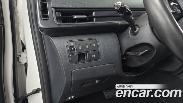 Hyundai Staria Tourer 11-Seater Modern 2023 — фото 21