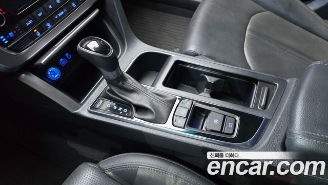 Hyundai Sonata (LF) 1.7 Diesel Smart Special 2016 — фото 9