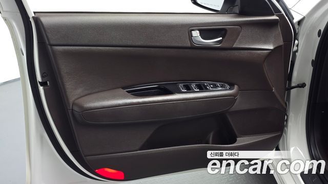 Kia K5 Hybrid (II) Noblesse 2019 — фото 24