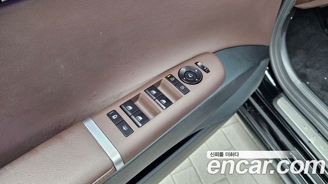 Hyundai Grandeur (GN7) 2,5 Gasoline 2WD Exclusive 2023 — фото 30