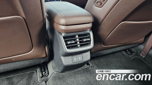 Hyundai Grandeur (GN7) 2,5 Gasoline 2WD Exclusive 2023 — фото 32