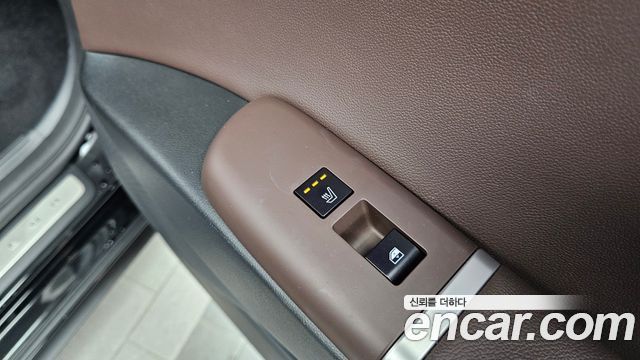 Hyundai Grandeur (GN7) 2,5 Gasoline 2WD Exclusive 2023 — фото 37
