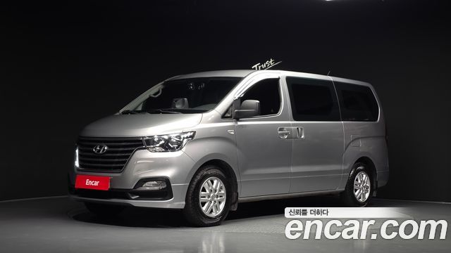 Hyundai Grand Starex Van 3-Seater Smart