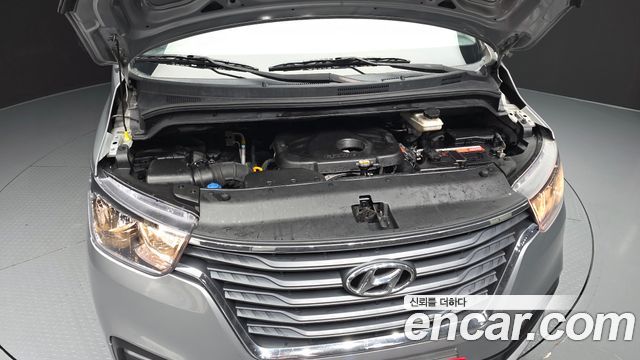 Hyundai Grand Starex Van 3-Seater Smart 2019 — фото 6