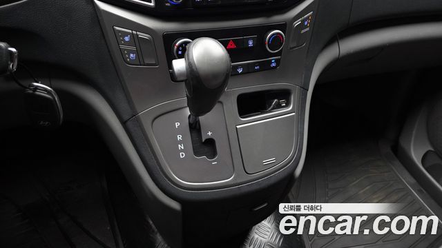 Hyundai Grand Starex Van 3-Seater Smart 2019 — фото 9