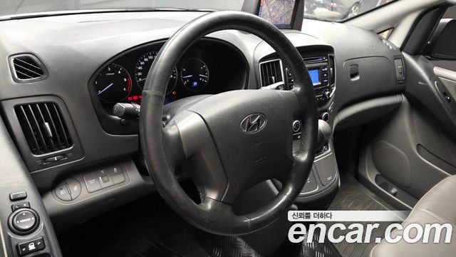 Hyundai Grand Starex Van 3-Seater Smart 2019 — фото 12