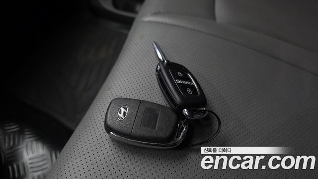 Hyundai Grand Starex Van 3-Seater Smart 2019 — фото 18