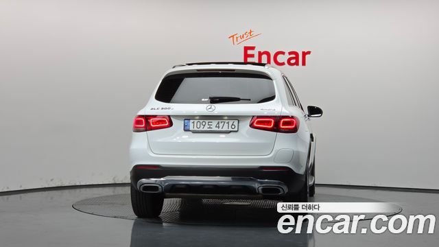 Mercedes-Benz GLC-Class (X253) GLC300e 4MATIC 2021 — фото 4