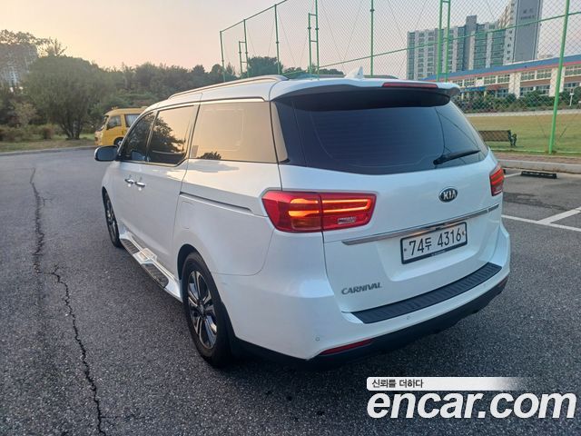 Kia Carnival 11-Seater Prestige 2019 — фото 2