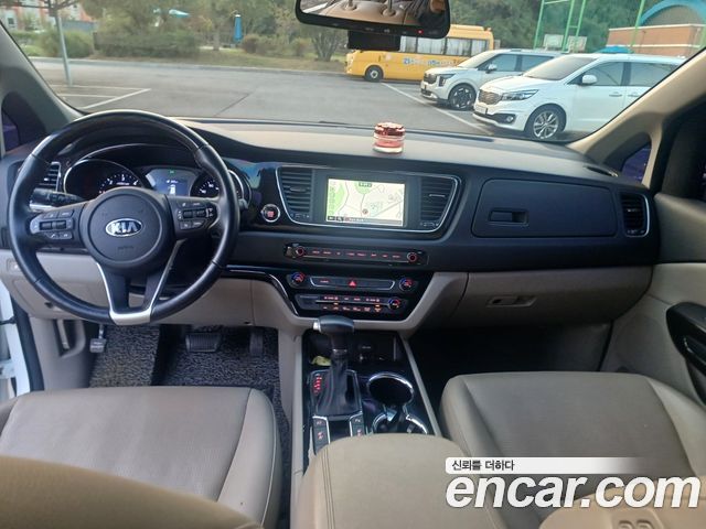 Kia Carnival 11-Seater Prestige 2019 — фото 19