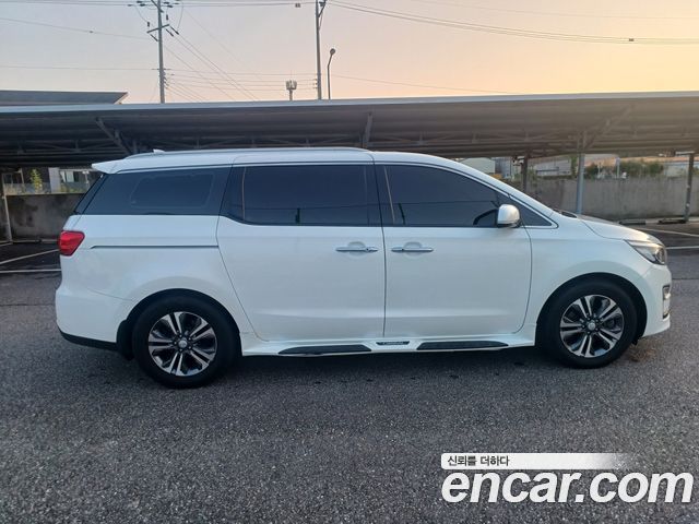 Kia Carnival 11-Seater Prestige 2019 — фото 22