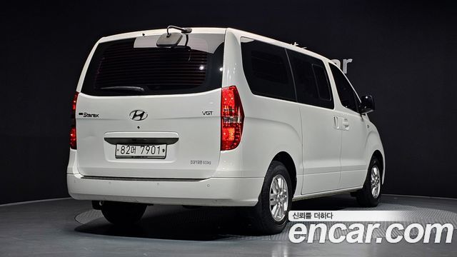 Hyundai Grand Starex 5-Seater VAN Smart 2017 — фото 2