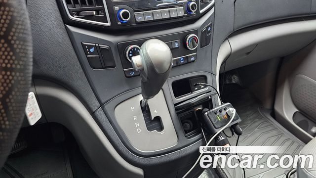 Hyundai Grand Starex 5-Seater VAN Smart 2017 — фото 9