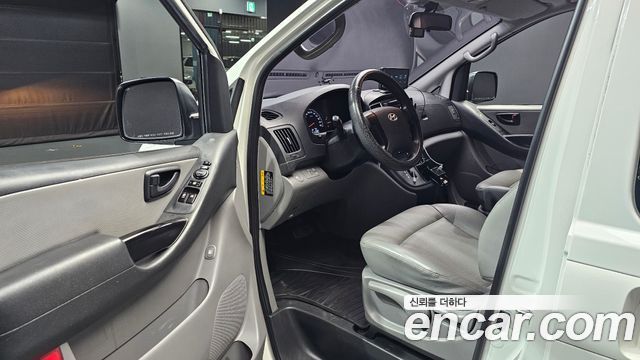 Hyundai Grand Starex 5-Seater VAN Smart 2017 — фото 10